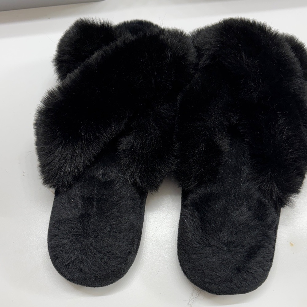 Luxurious Black Faux Fur Women's Slippers